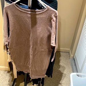 Old Navy Crew Neck Sweater. Size Small. Great condition!